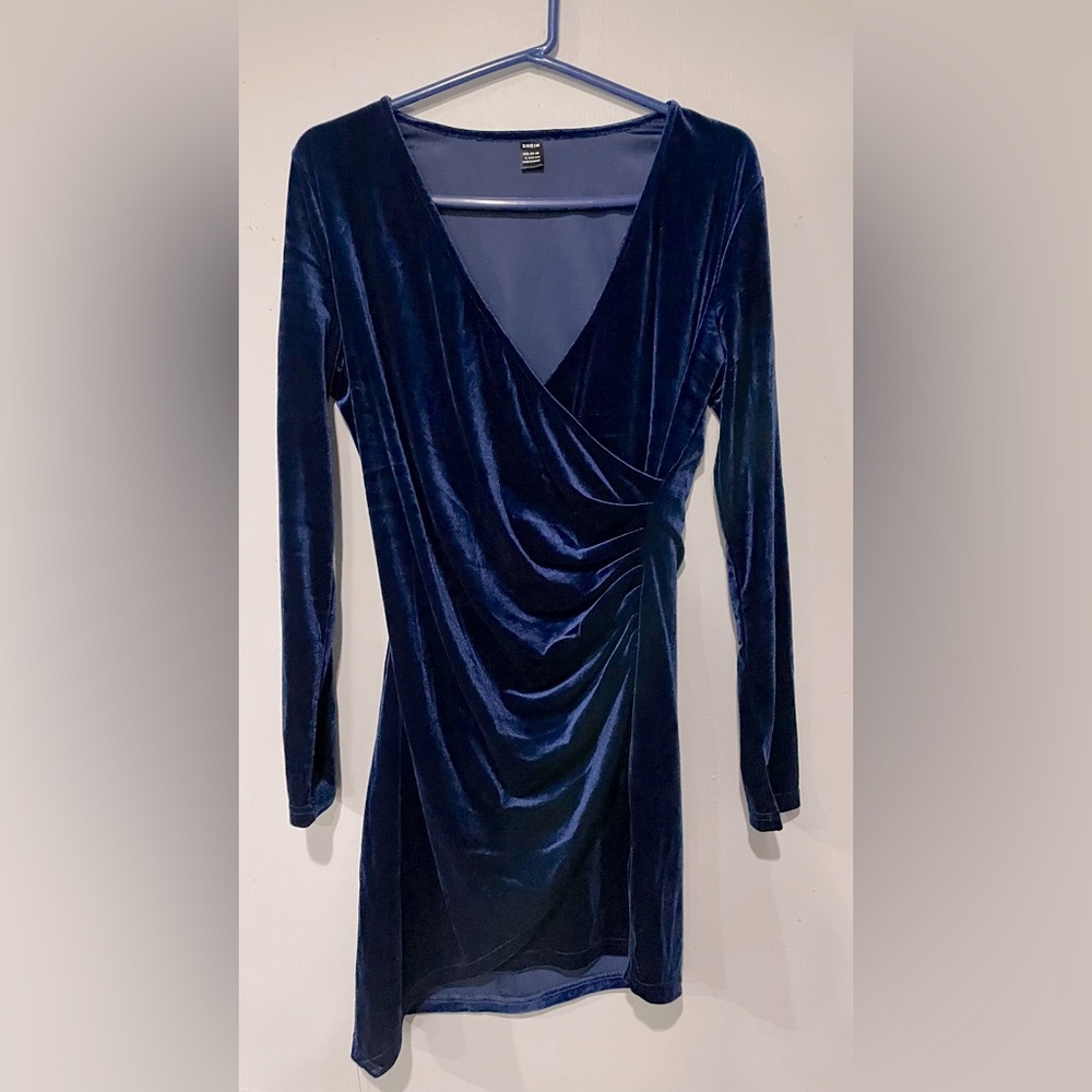Dark blue velvet long sleeve dress